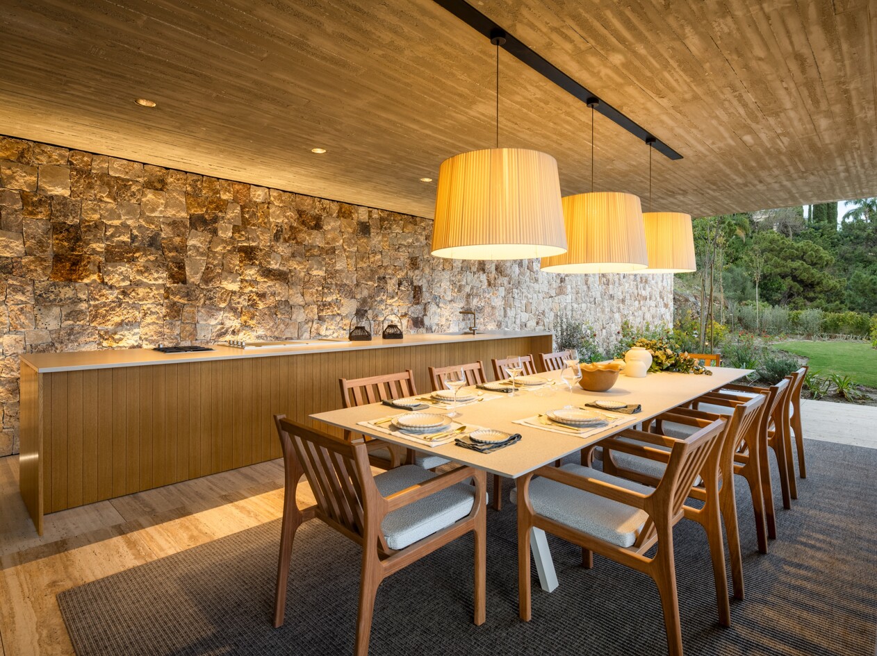 Villa Mashrabiya — Terrace dining pendants
