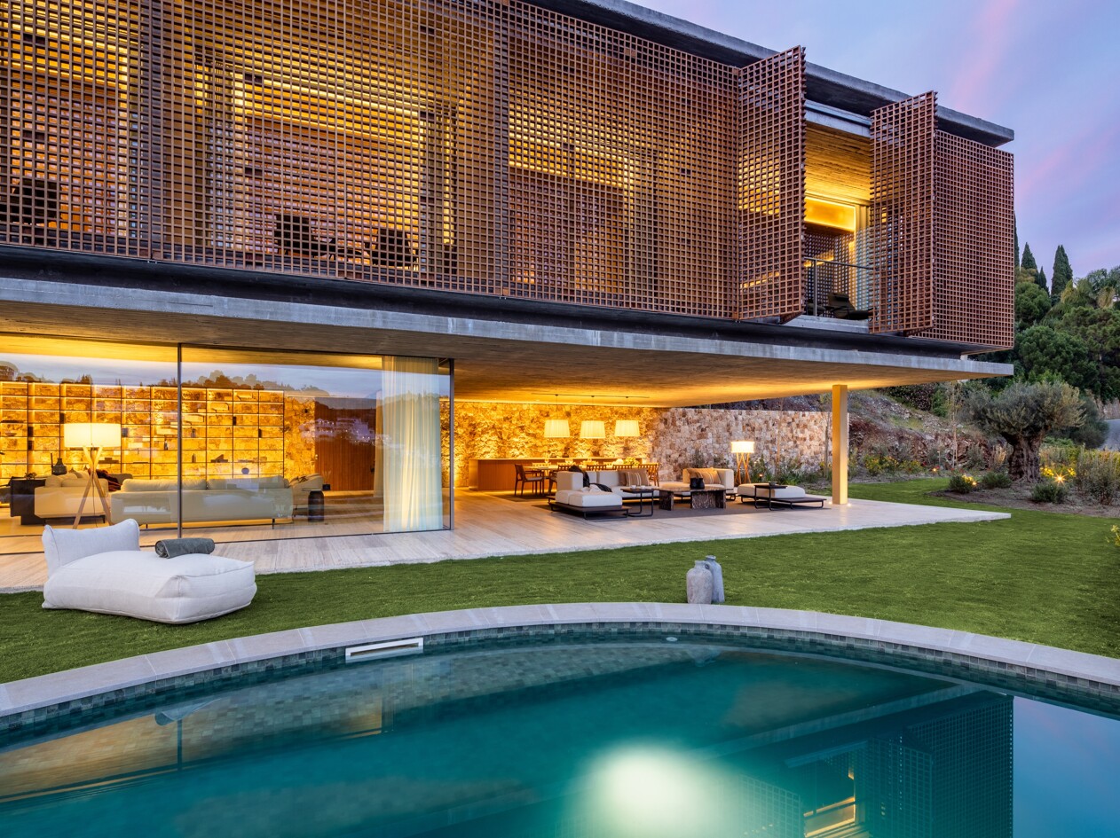Villa Mashrabiya — Pool facade evening